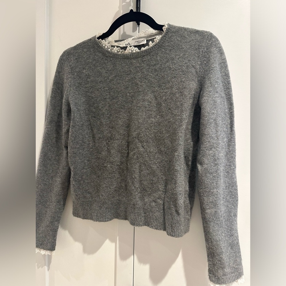 Cute ZARA sweater with lace detail